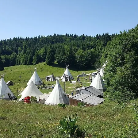 Village Tipi * La Féclaz