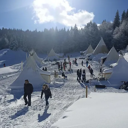 Village Tipi Campismo de Luxo