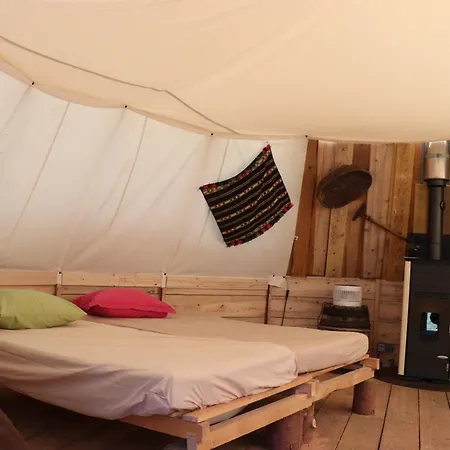 Luxury tent Village Tipi La Feclaz