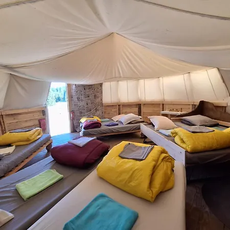 Village Tipi Campismo de Luxo La Féclaz