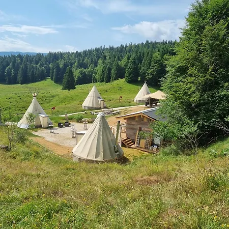 Campismo de Luxo Village Tipi